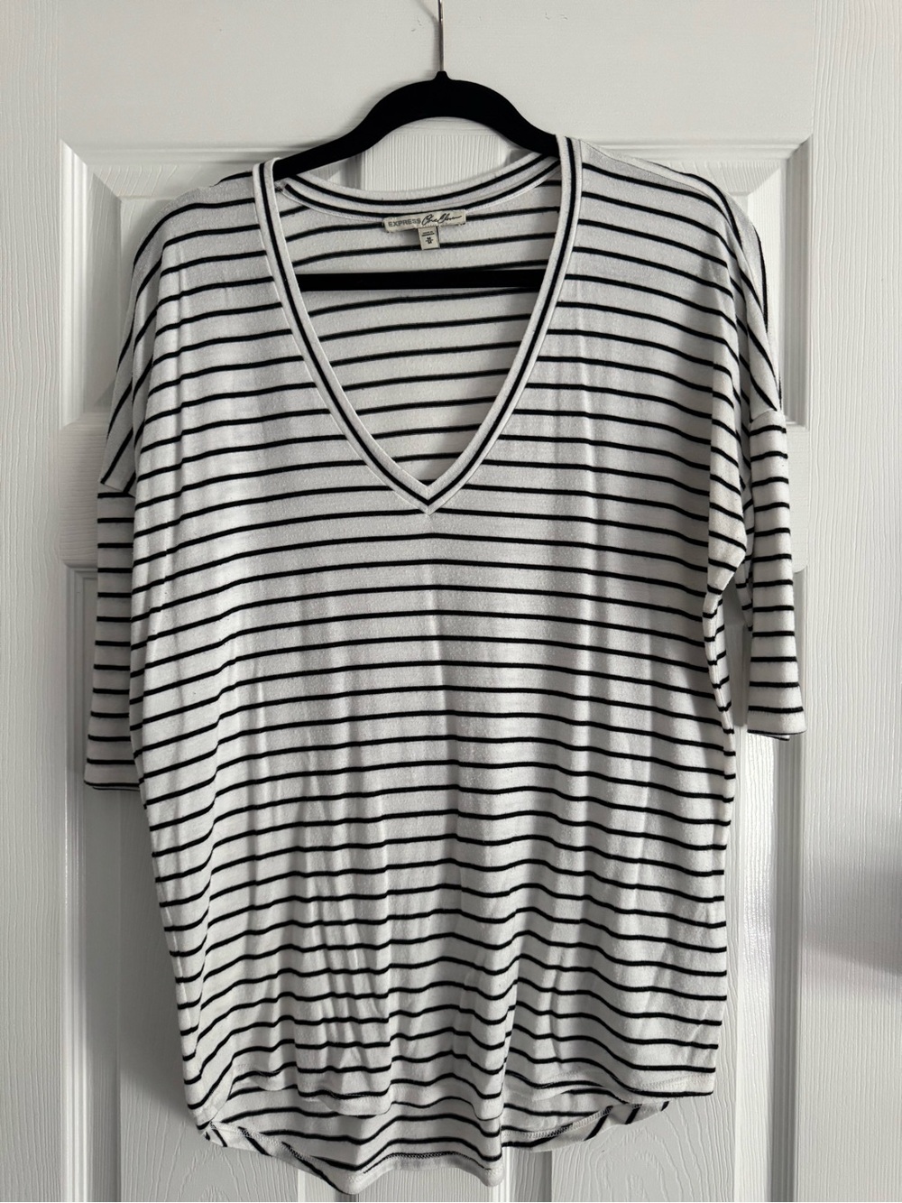 Express White and Black Striped V-Neck Short Sleeve Tee